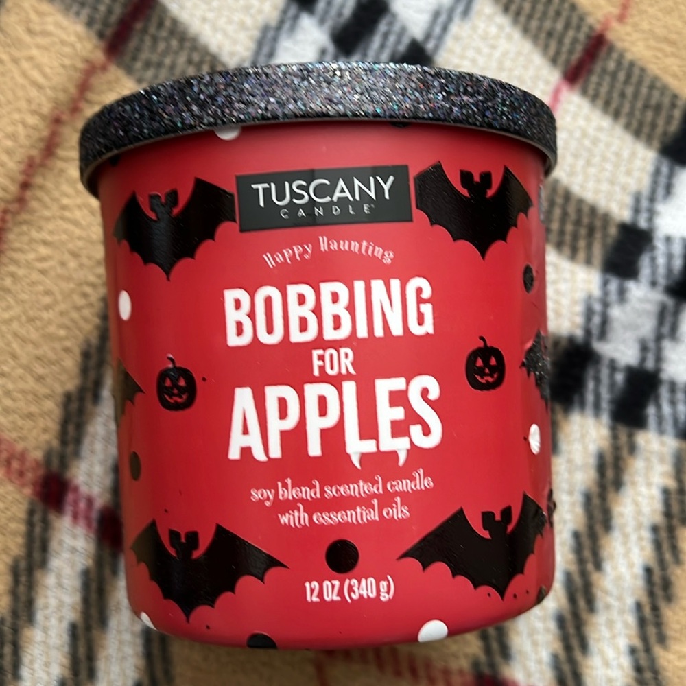 New Tuscany Bobbing For Apples Candle